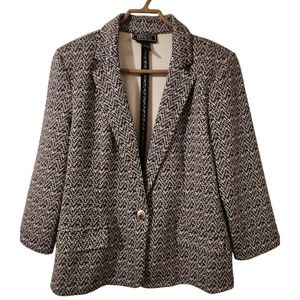 NWOT Black and White Blazer with Shoulder Pads Faux Pockets Size Large